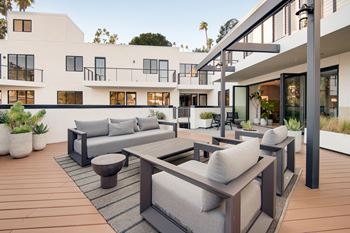 Outdoor lounge